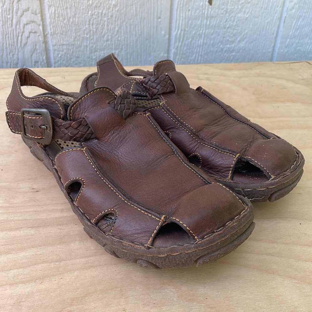 BORN Mens Leather Fisherman Close Toed Sandals size 9